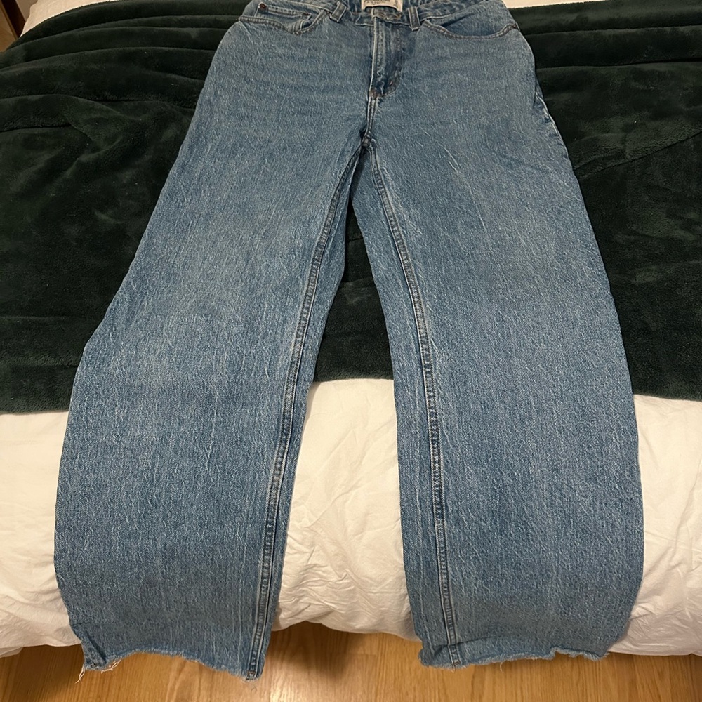 Abercrombie & Fitch 90s Relaxed High Rise Jeans in Blue Curve Love